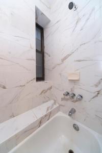 The Gram VII Vibe 8555