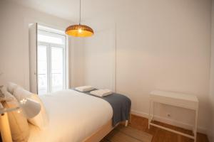 FLH Bairro Alto Apartment with Terrace