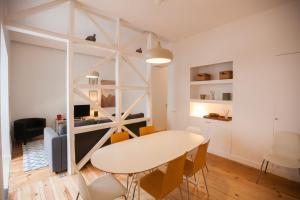 FLH Bairro Alto Apartment with Terrace