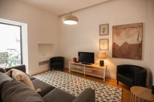FLH Bairro Alto Apartment with Terrace