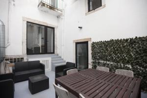 FLH Bairro Alto Apartment with Terrace