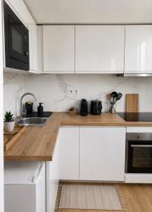 Casa Sana - Cosy nest, 5 min walk to beach & AC