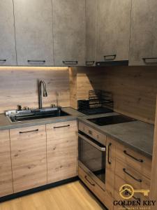 Skyline Apartment - by Golden Key