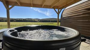 Oak Lodge - Riverbank Lodges