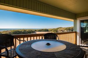 Castaway by Oak Island Accommodations