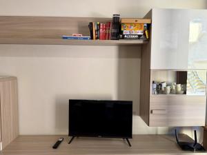 HOST4U - Melindas Beach House in Imperia with big Terrace