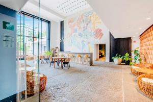 Sail View, Romantic Zone