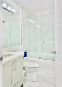 Downtown Condo Vancouver Skytrain Free Parking
