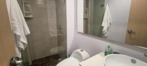 Cold AC, fast Wifi, best Laureles location and rates