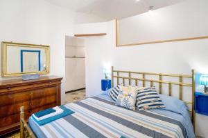 HOST4U - Ligurian House with Garden in Imperia