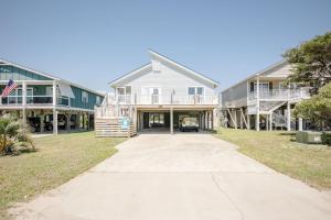 Changes In LAttitude by Oak Island Accommodations