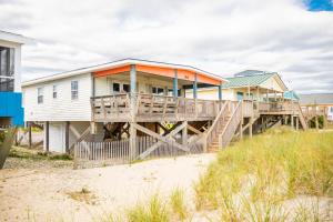 Chillax Inn by Oak Island Accommodations