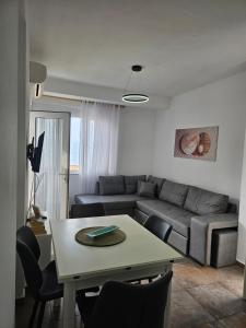 Sunny Bay Apartments