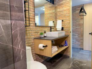 Spacious Loft with View and Balcony in Midtown Providencia 702