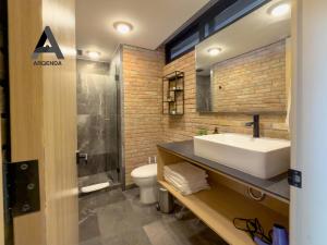 Spacious Loft with View and Balcony in Midtown Providencia 702