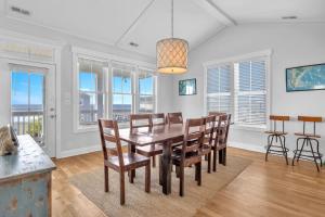 Coast is Clear by Oak Island Accommodations