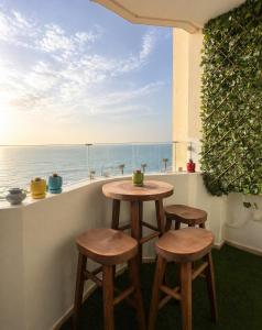 Ocean View Apartment Corniche Sunsets