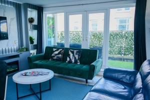 2 bedroom apartment with balcony in Southsea
