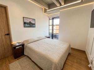 Modern Apartment with Balcony | Near El Poblado