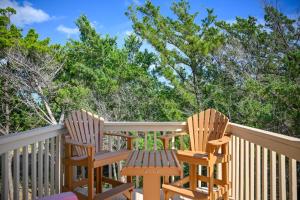 Pelican Palace by Oak Island Accommodations