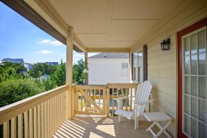Pelican Palace by Oak Island Accommodations