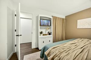 Basecamp GP- Private Unit in Quiet Duplex Near Downtown
