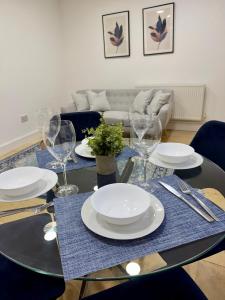Newly Refurbished 2-BR Basement FamilyFlat