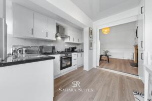 New Modern 1BR Putney Apt - Family & Contractors Stay