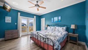 Vitamin Sea 3 Min Walk to the Beach Sleeps 13