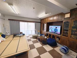 Direct to Shinjuku 15 mins 3rooms Up to 9 Guests