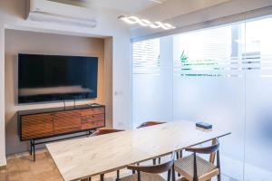 Paradise in a rainforest reserve B 503