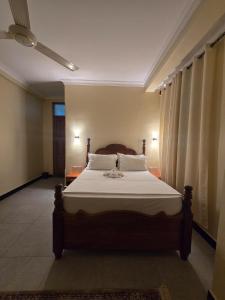 Al-mendhiry Apartment