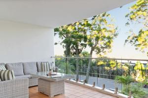 Serene Noosa Hideaway Views Pool & Walk to Beach