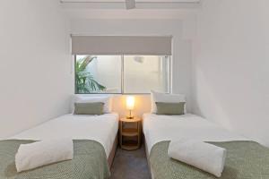 Serene Noosa Hideaway Views Pool & Walk to Beach