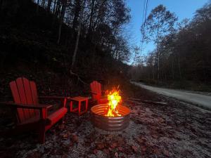 Butterfly Bend - Cozy & Charming Cabin Red River Gorge Hot Tub