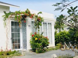 Villa biển kê gà với hồ bơi tràn bờ riêng tư