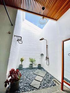 Villa biển kê gà với hồ bơi tràn bờ riêng tư