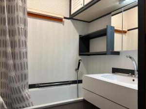 Studio divisible, balcon - 4 pers. - FR-1-329-107