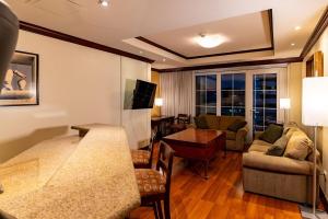 Modern and Elegant Apartment in Zona 10 Casa Veranda