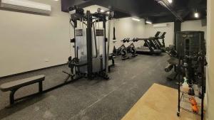 Relax in Style in a Luxury 2BR with Rooftop Pool