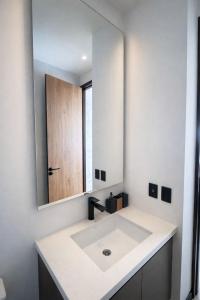Apartamento moderno y nuevo en San Benito