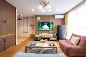 かんたろうもねたろうの円宿ーNew! 最大11名 空港10分 ラベンダー 美瑛 スキー場どこでもアクセス良!キッズエリア付き!ジブリとディズニーBL映画鑑賞大好評!