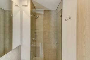 Luxury aptos 93