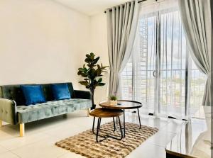 Jeff & Ricky Homestay 77@ Armadale Residence
