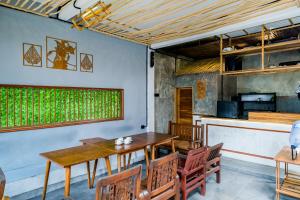 Soka Suarsena Monkey Forest