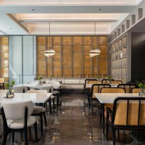 Atour Hotel Kunming Guandu Longhu Times Financial Center