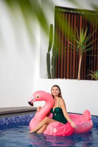 Seminyak Brand New 4BR with pool & rooftop near Lafavela