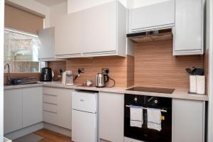 The Ivory Suite- Stylish Central Croydon Apartment - Pass the Keys