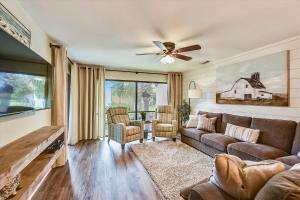 Edgewater Villas 2108 - 2 Bedroom2Bath Sleeps 8. Free Fun