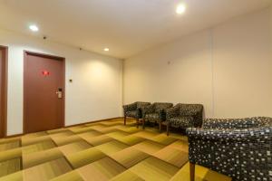 Capital O 91277 Nur Villa Hotel